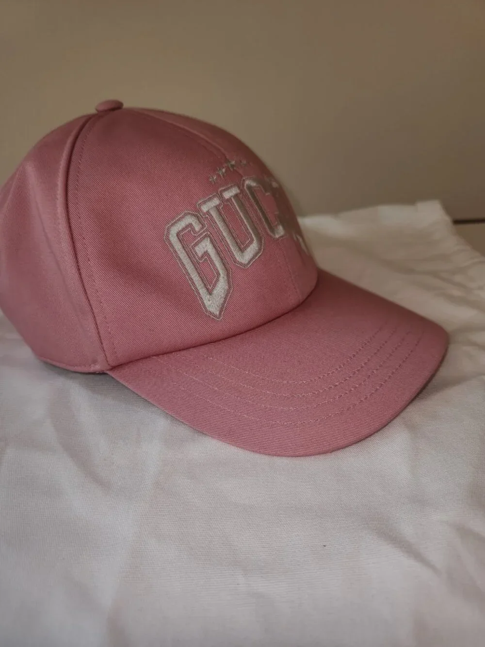 NWT Gucci embroidered logo cotton baseball cap hat - size M; Rtl $560